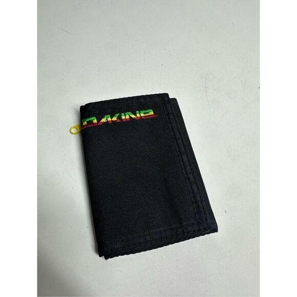 Dakine Vert Rail Wallet 5 slots ID Window Black Coin Zip Embroidered Logo EUC - Picture 1 of 9